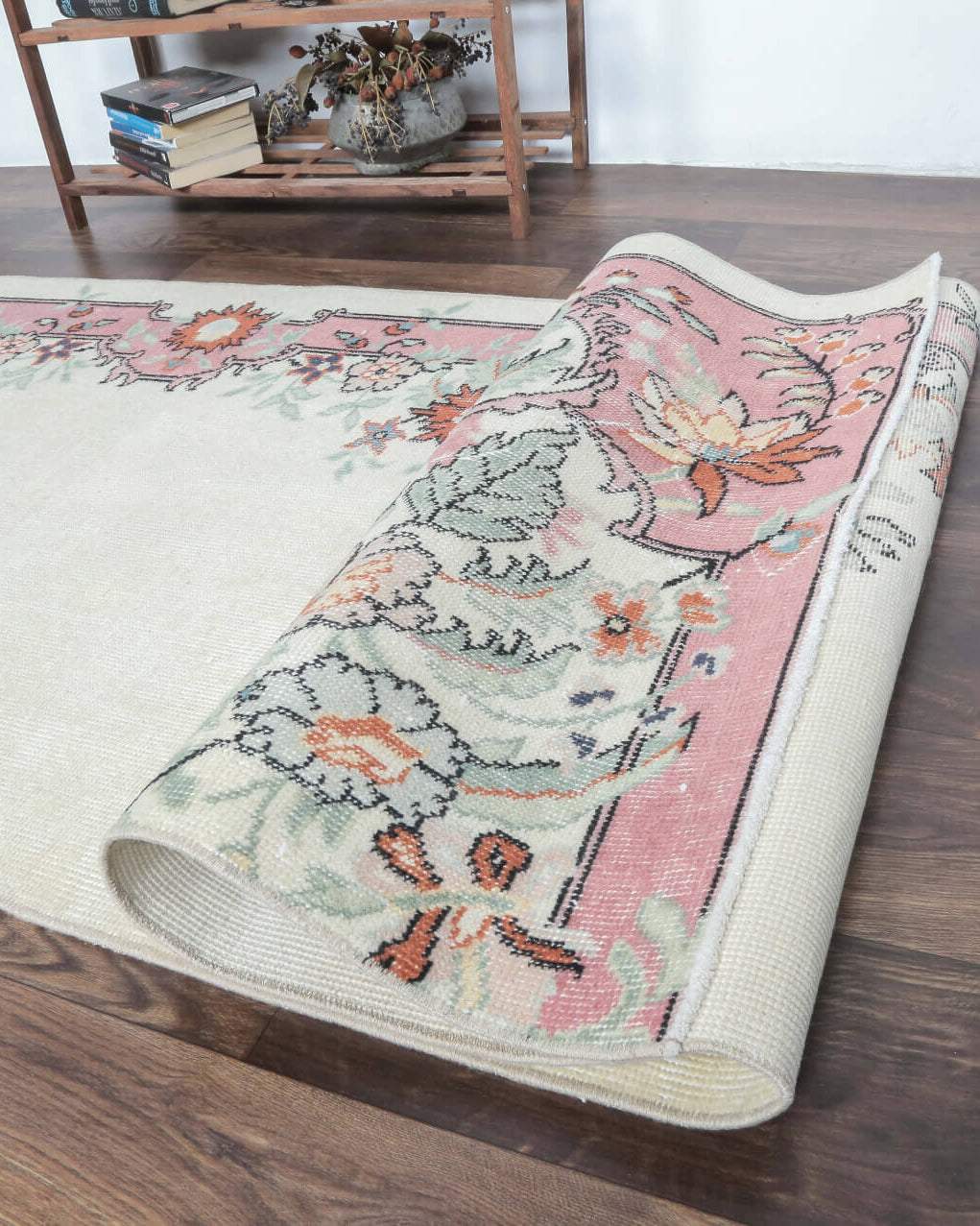 Authentic Persian vintage runner rug (1970s) with floral design – one-of-a-kind at Fame Rugs