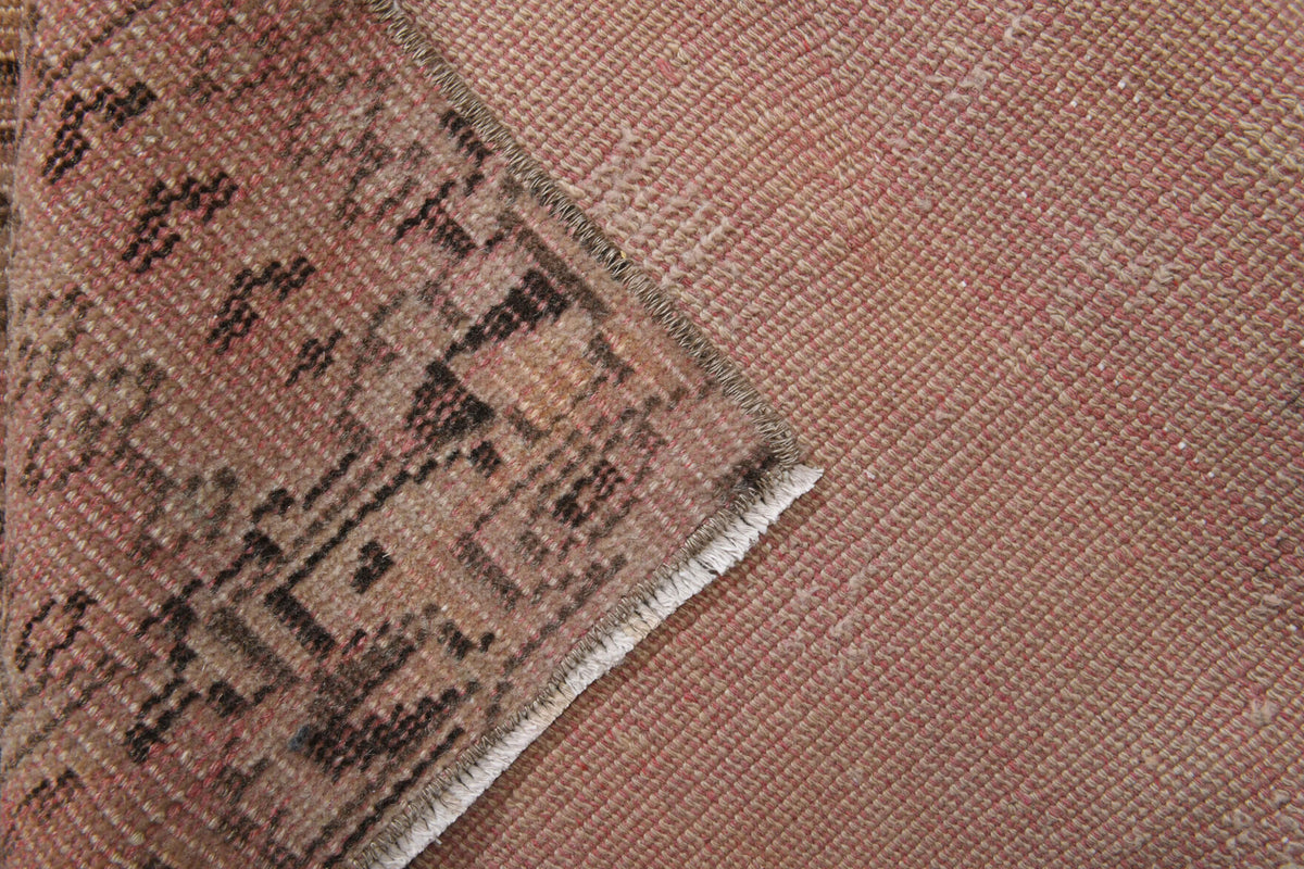 Hand-crafted Anatolian vintage rug Nergismelek in wool, 1970s