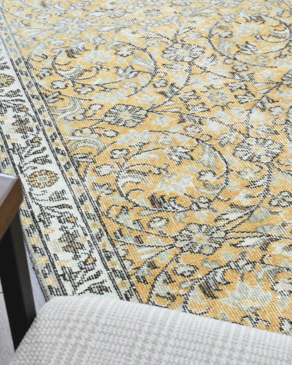 Hand-crafted Anatolian vintage rug Zephyrothalia in wool, 1970s