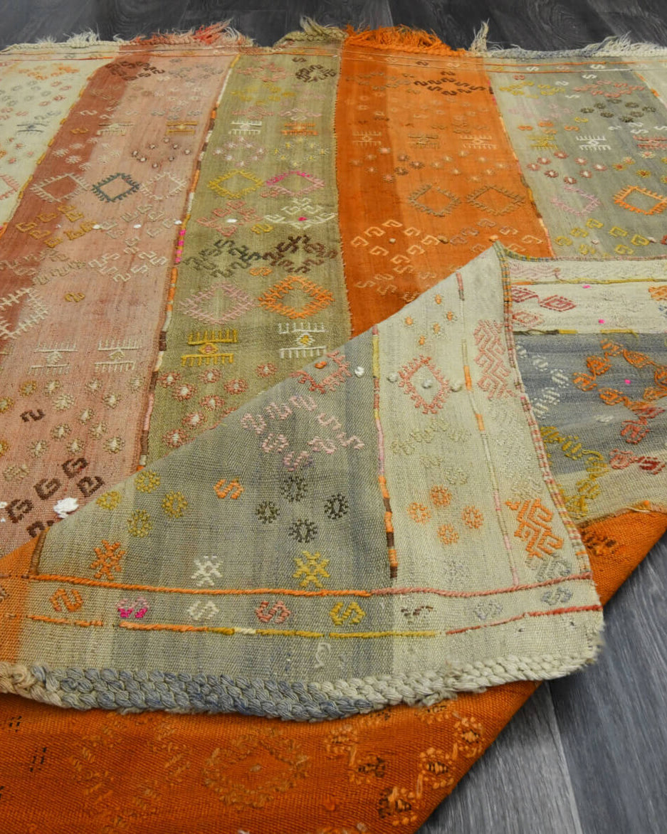 Hand-crafted Anatolian vintage kilim Yesimpare in wool, 1970s