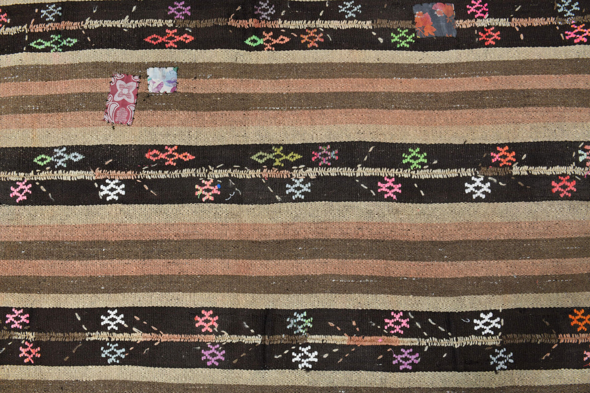Hand-crafted Anatolian vintage kilim Vahide in wool, 1960s