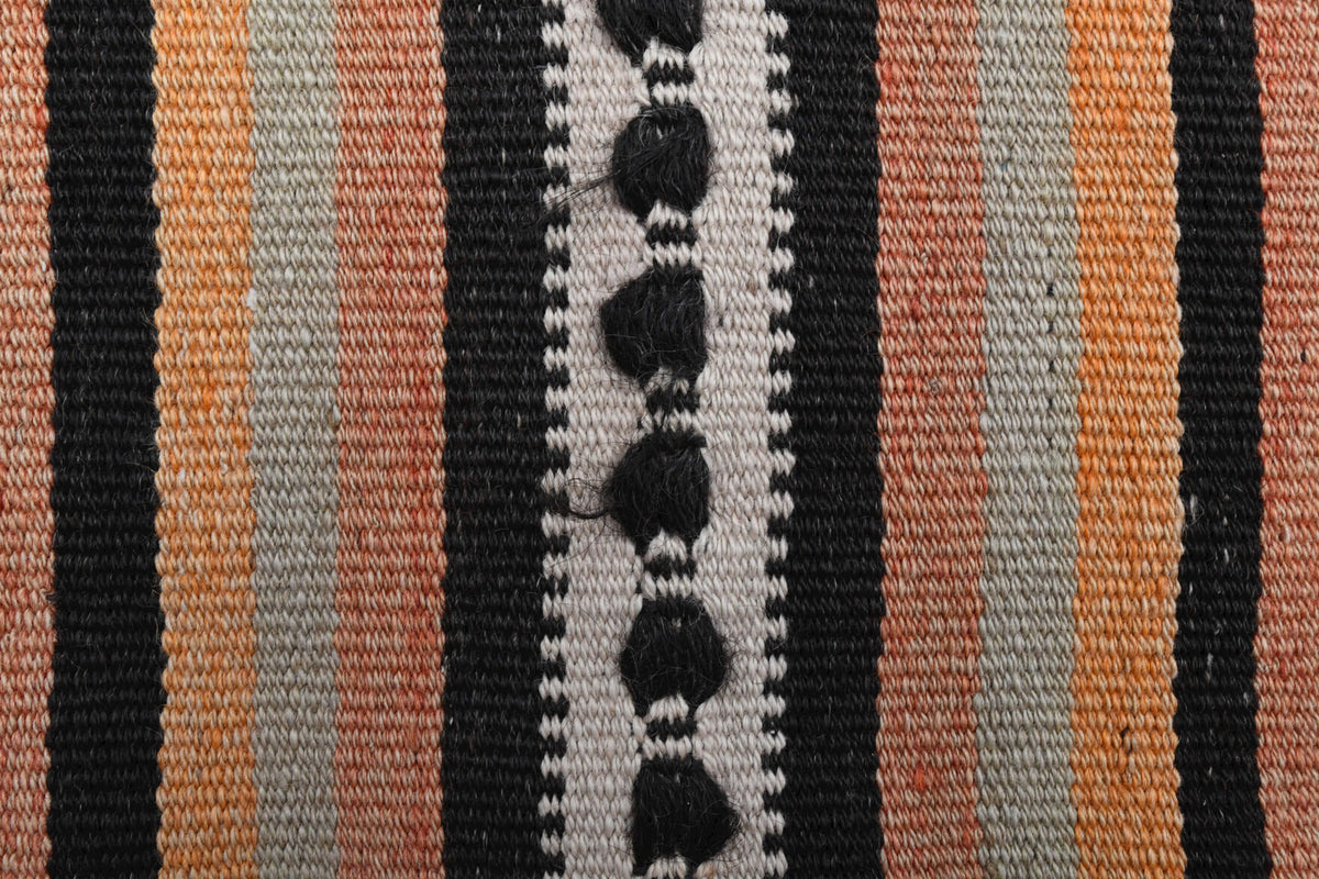 Tubalale Halcyon – vintage oriental kilim for living room or bedroom, 4'7" x 6'11" (140x210 cm)