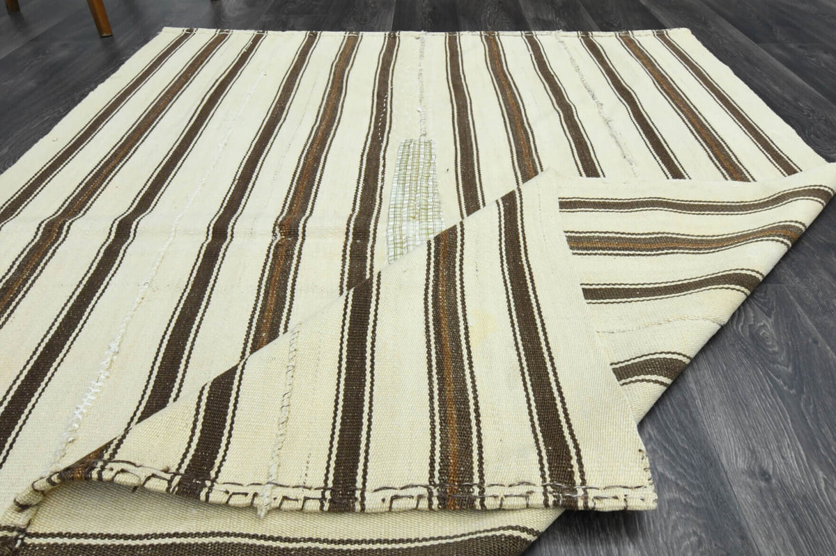 Hand-crafted Anatolian vintage kilim Tiftiknur in wool, 1960s