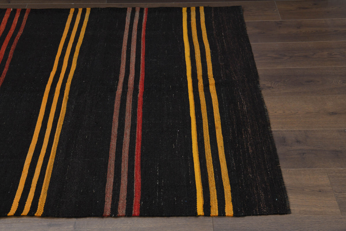Handwoven flatweave wool kilim from Anatolia, Turkey – Black Carpet Handmade Vintage Area Rug 4'2" x 4'9"