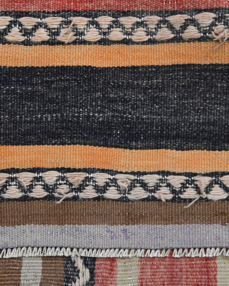 Tarabyar kilim: 1960s handwoven flatweave Anatolian kilim with oriental motifs