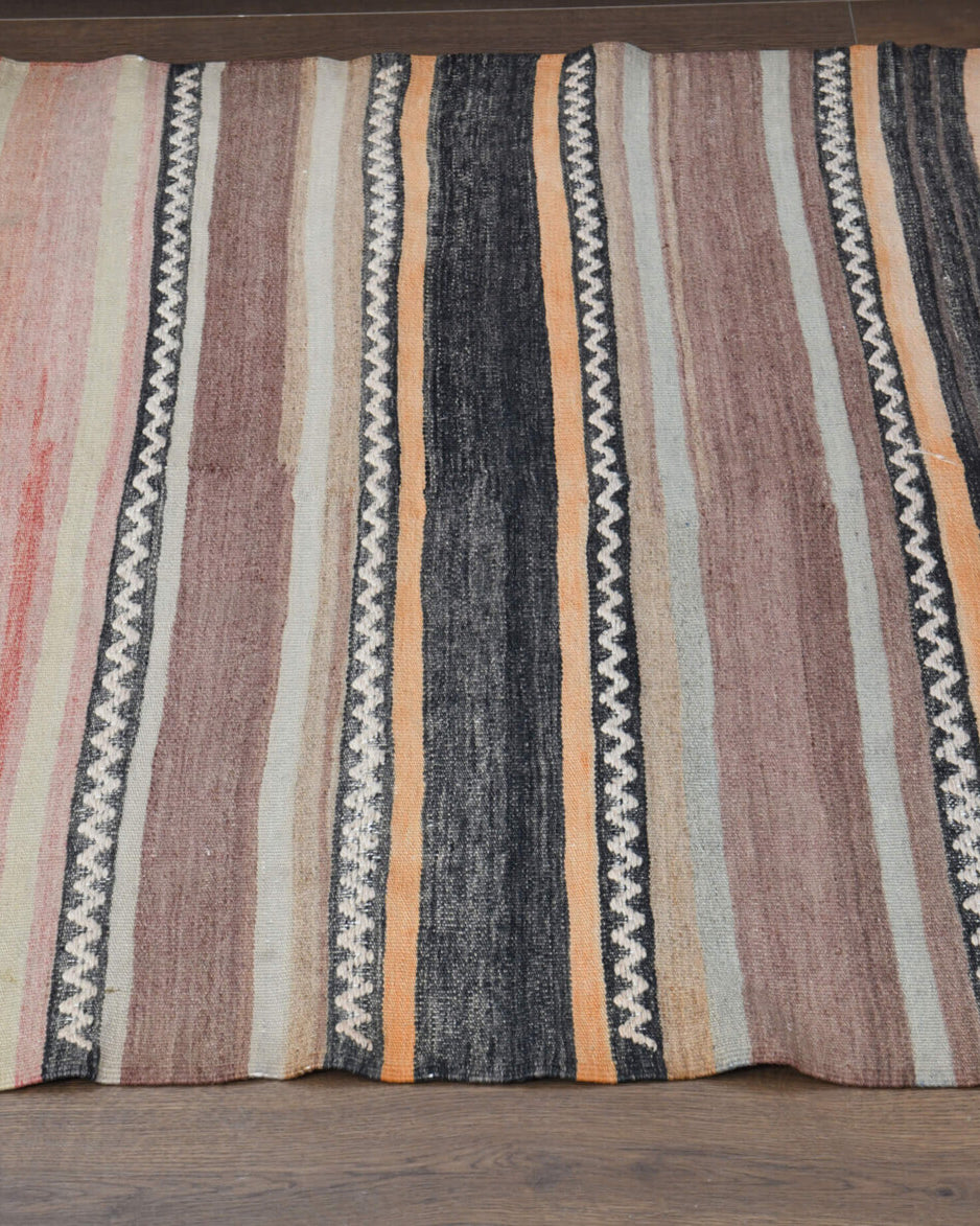 Tarabyar – vintage oriental kilim for living room or bedroom, 3'7" x 6'8" (110x202 cm)