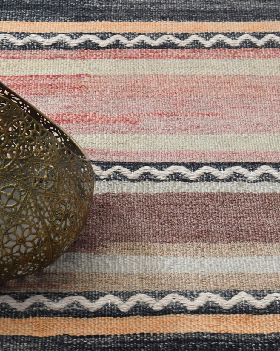 Hand-crafted Anatolian vintage kilim Tarabyar in wool, 1960s