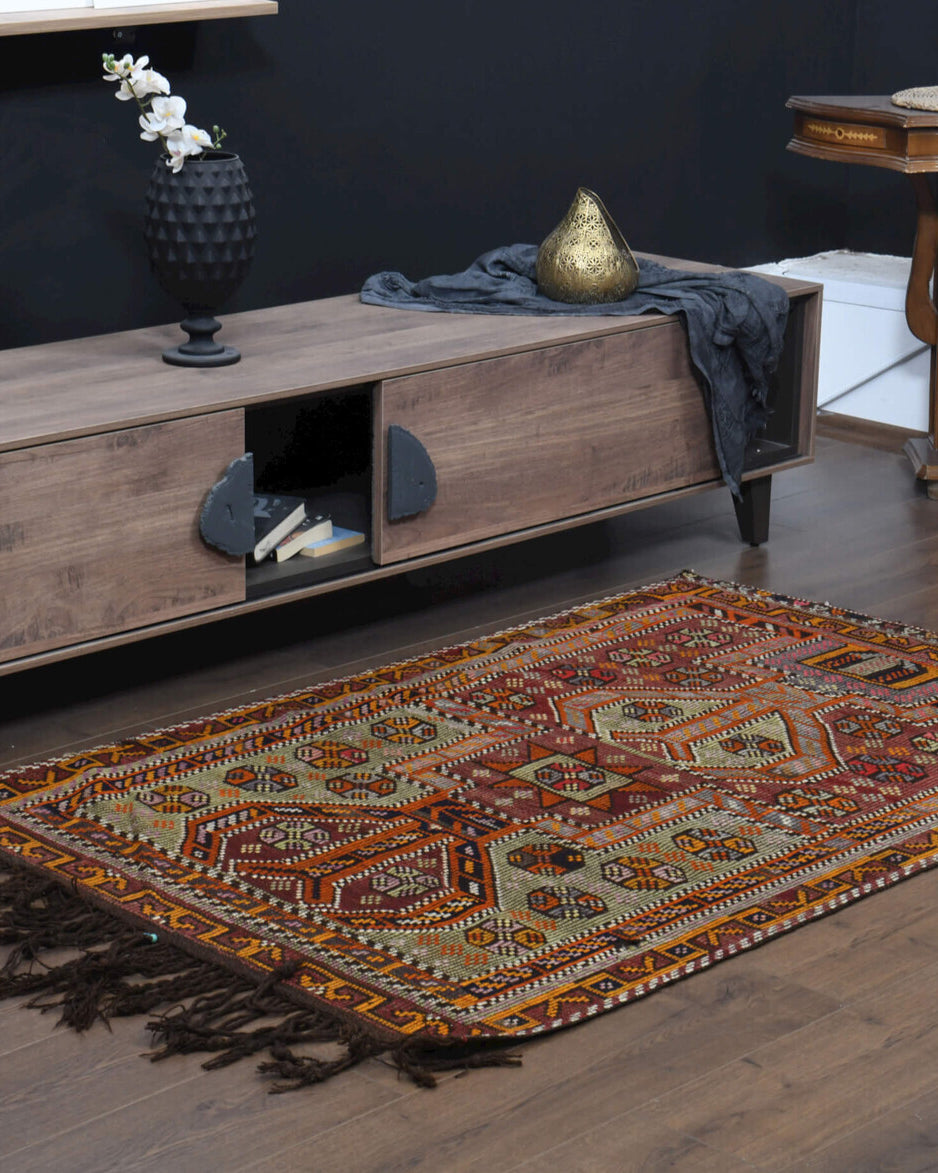 Authentic Anatolian vintage kilim rug (1960s) with oriental design – one-of-a-kind at Fame Rugs