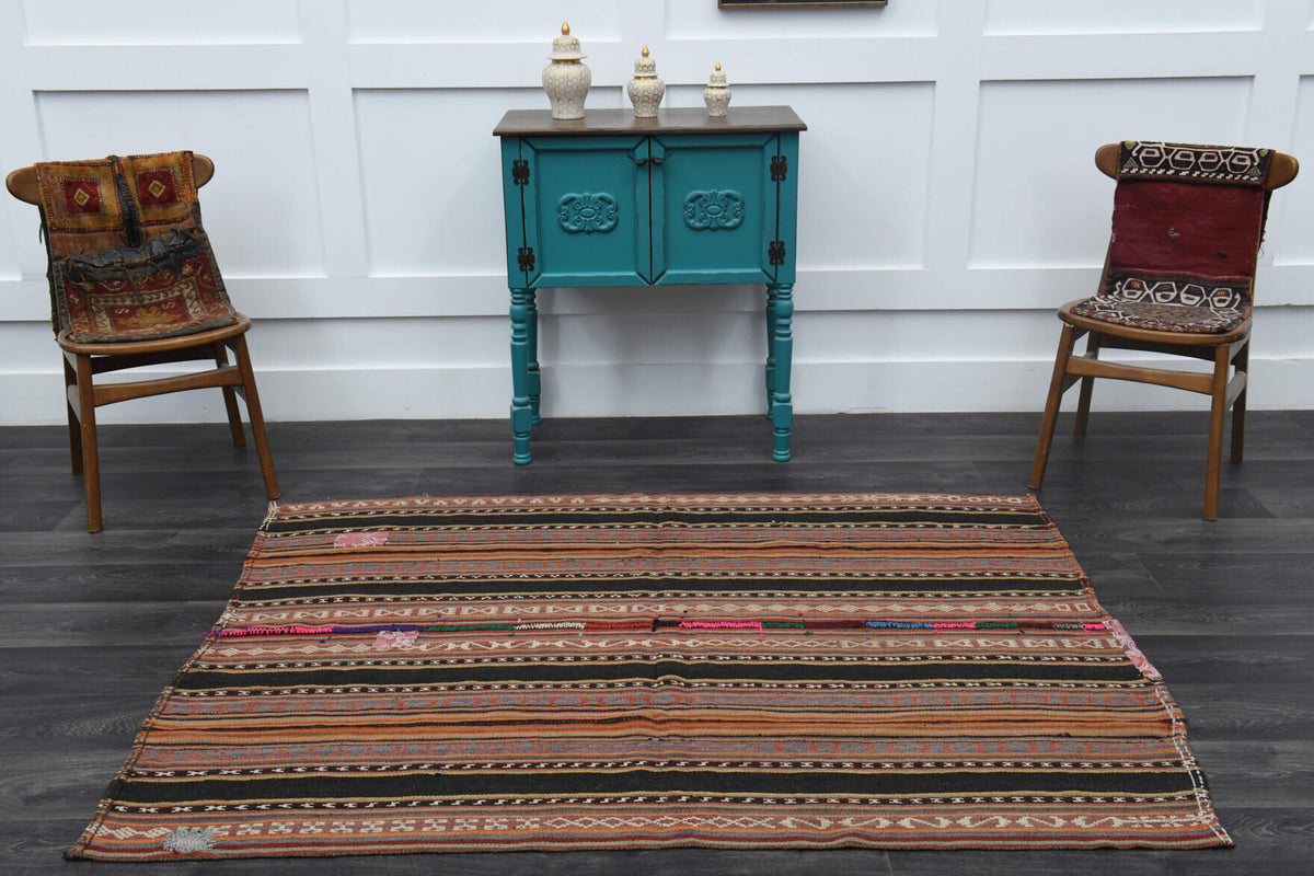 One-of-a-kind 1960s Anatolian vintage kilim rug in wool, 4'11" x 6'4"
