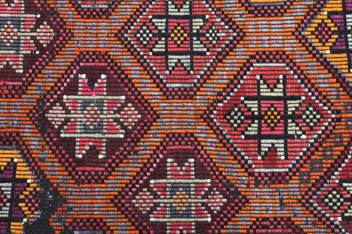 One-of-a-kind 1960s Anatolian vintage kilim rug in wool, 5'2" x 8'4"