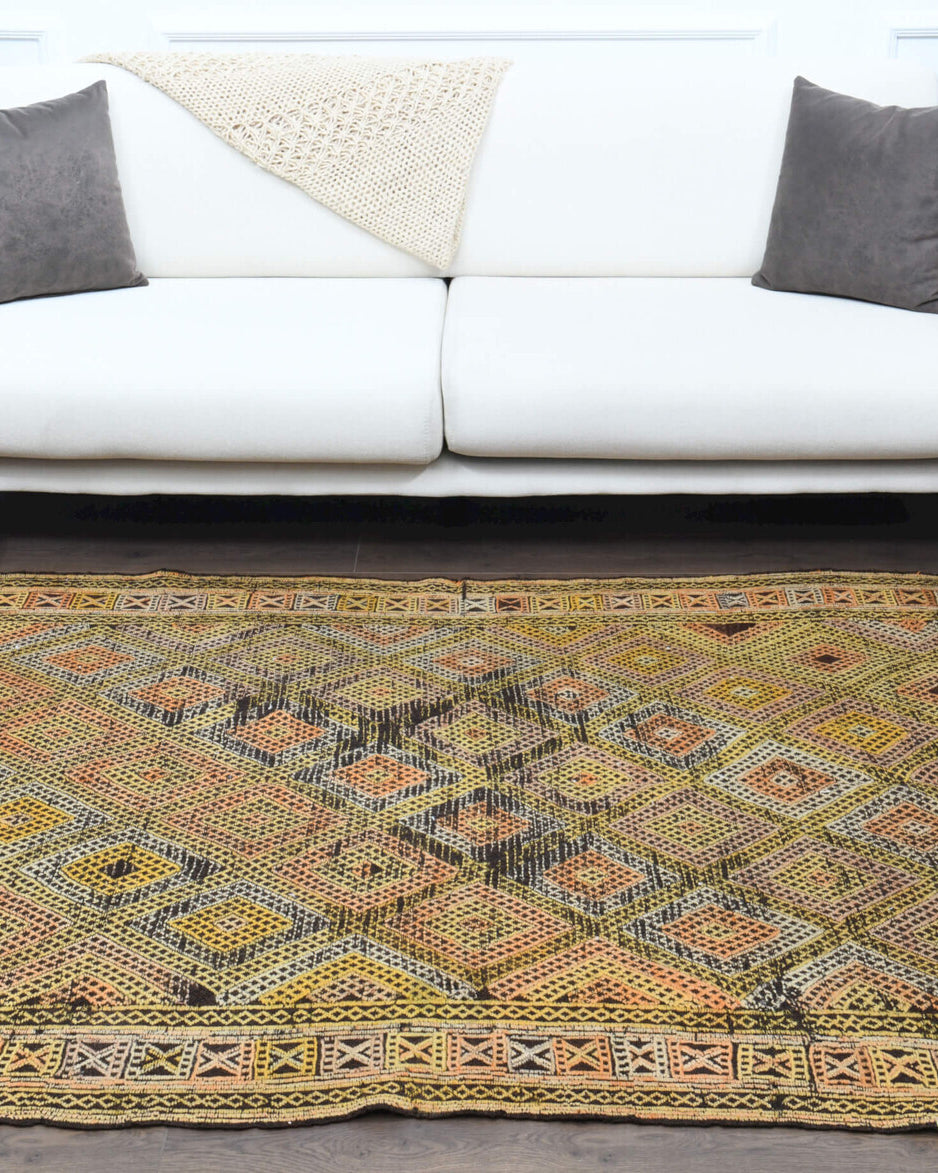 Authentic Anatolian vintage kilim rug (1960s) with geometric design – one-of-a-kind at Fame Rugs