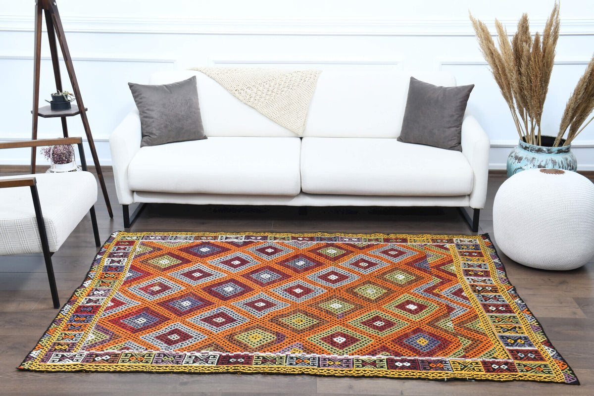 Authentic Anatolian vintage kilim rug (1960s) with checkered design – one-of-a-kind at Fame Rugs