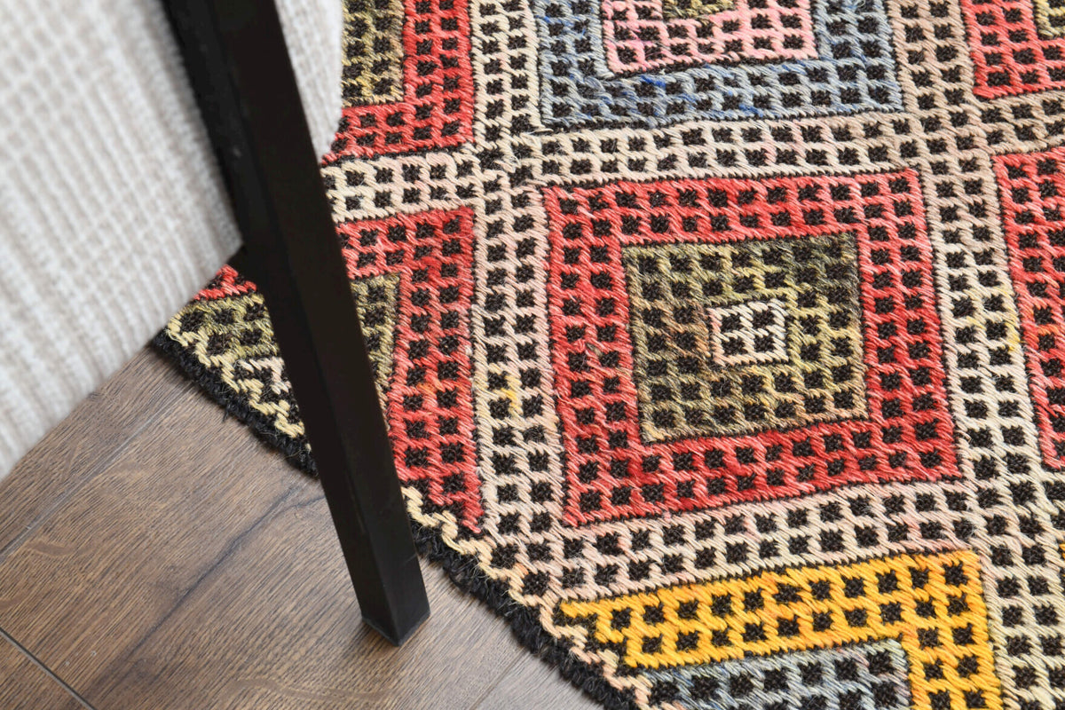 One-of-a-kind 1960s Anatolian vintage kilim rug in wool, 5'2" x 6'7"