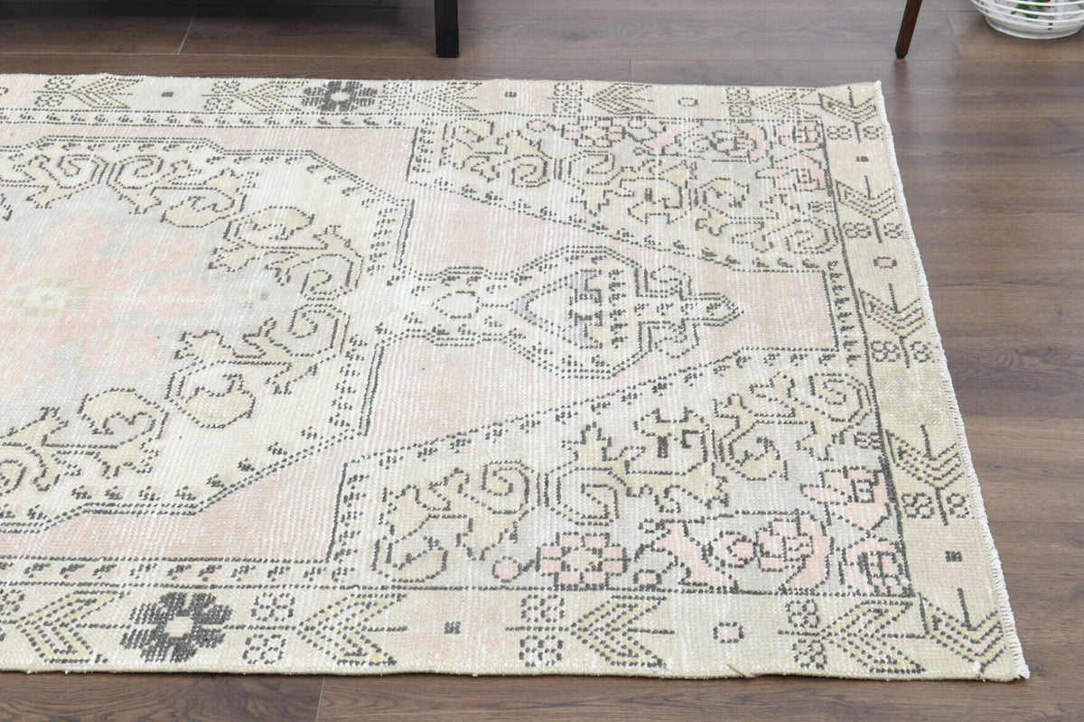 130x211 cm vintage Anatolian area rug – Semaruh, low pile, wool