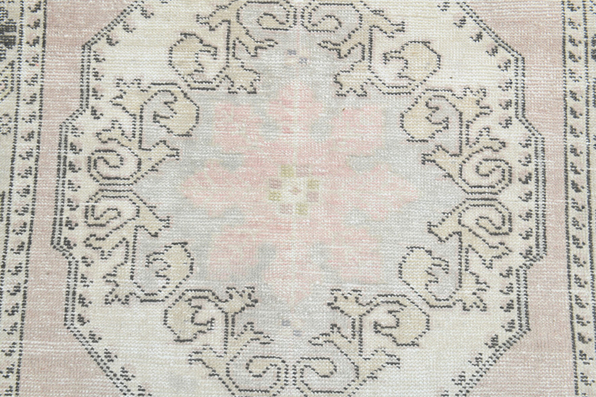 Handmade wool rug from Anatolia, Turkey – Handmade Vintage Area Rug 4'3" x 6'11"