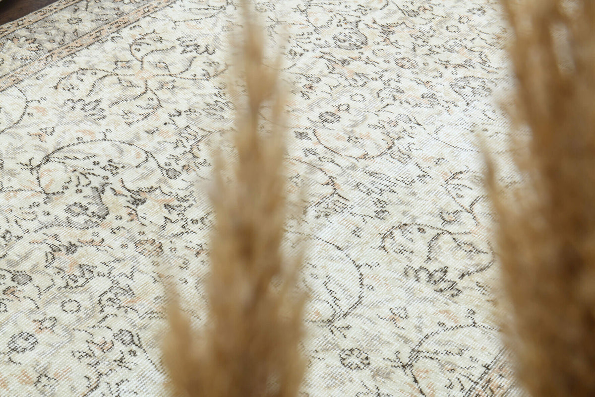 One-of-a-kind 1970s Anatolian vintage area rug in wool, 4'11" x 8'6"