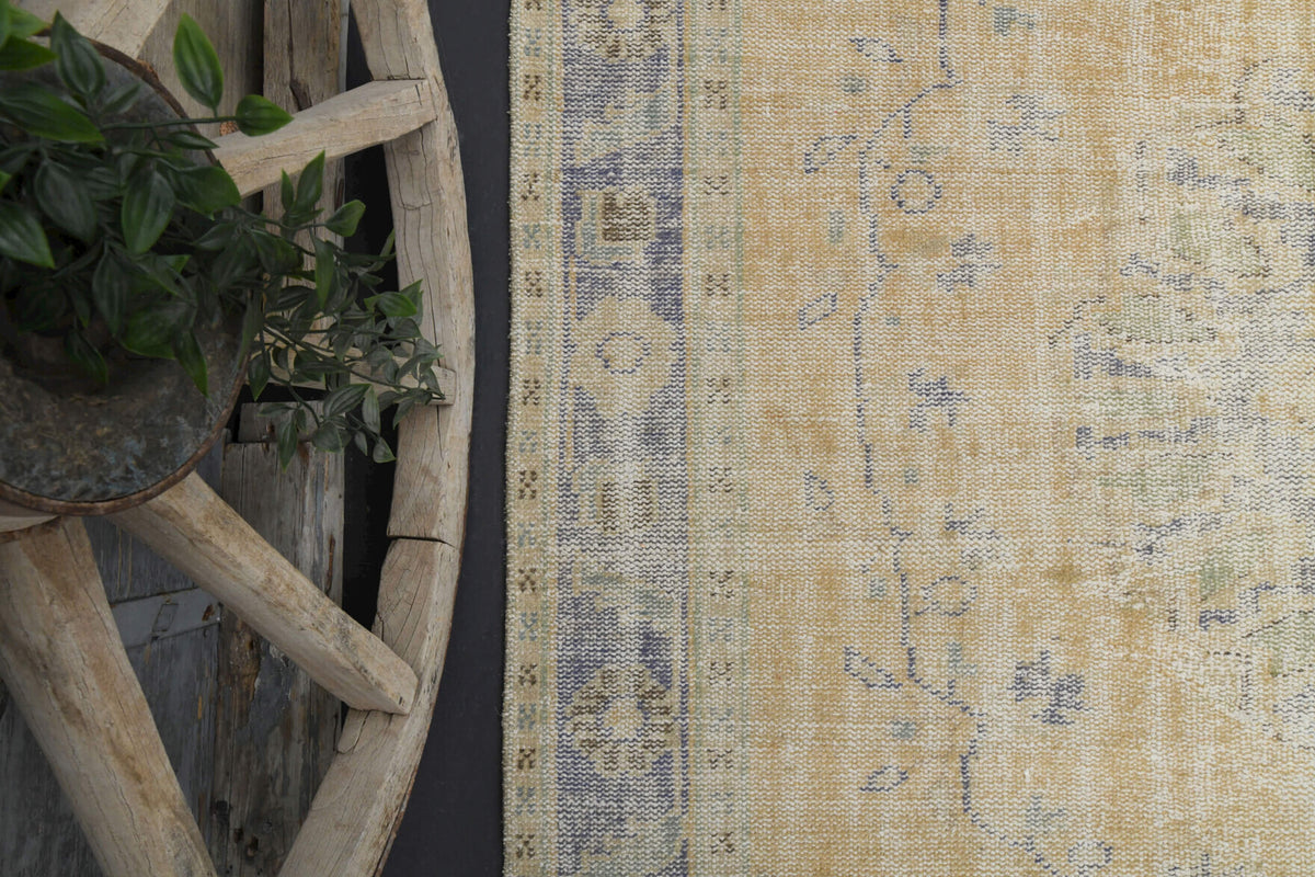 Fulyadil – vintage oriental rug for living room or bedroom, 6'10" x 10'5" (209x317 cm)