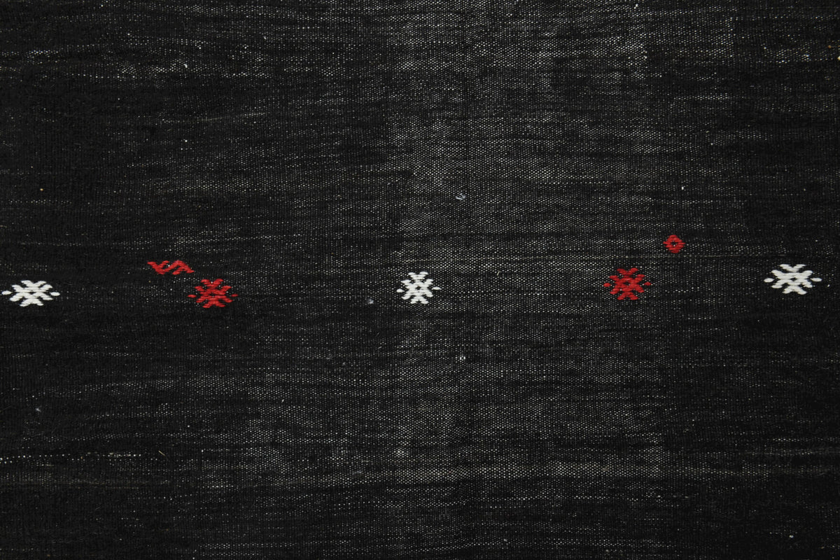 Authentic Anatolian vintage kilim rug (1960s) with solid design – one-of-a-kind at Fame Rugs