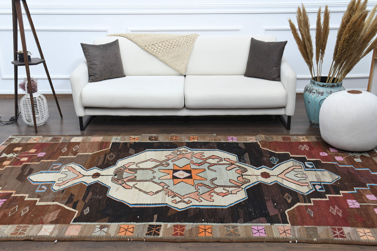 Handmade Oriental Kilim in wool – 1970s piece from Anatolia, Turkey | Fame Rugs