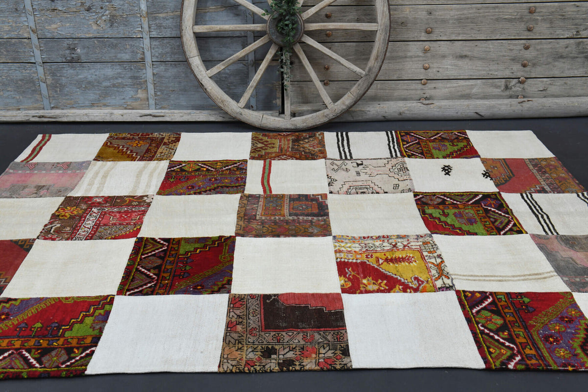 Ardicruh Summer Creation kilim: 1960s handwoven flatweave Anatolian kilim with oriental motifs