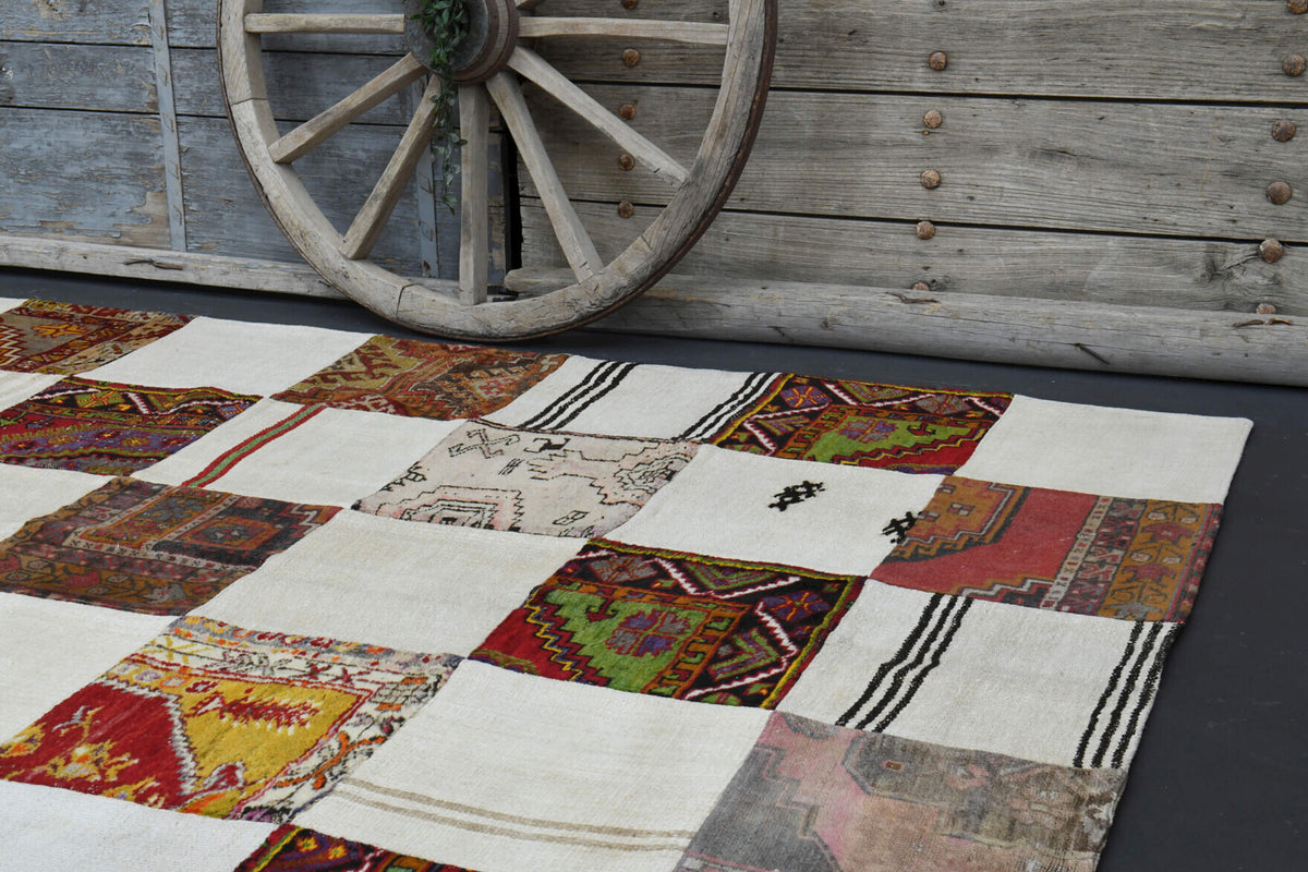 Vintage Anatolian Carpet in wool – 1960s piece from Anatolia, Turkey | Fame Rugs