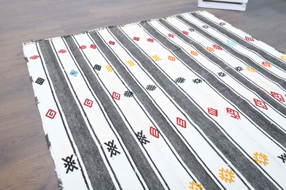 147x202 cm vintage Anatolian kilim rug – Aygulnur, flatweave, wool