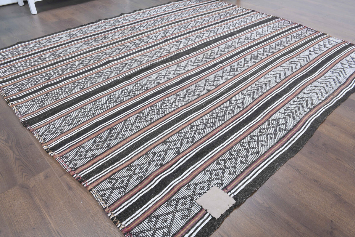 One-of-a-kind 1960s Anatolian vintage kilim rug in wool, 5'9" x 6'11"