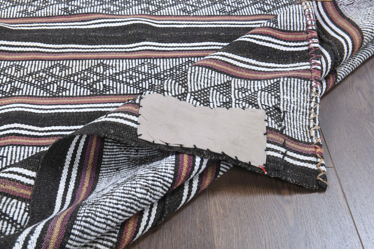 Hand-crafted Anatolian vintage kilim Anthopheme in wool, 1960s