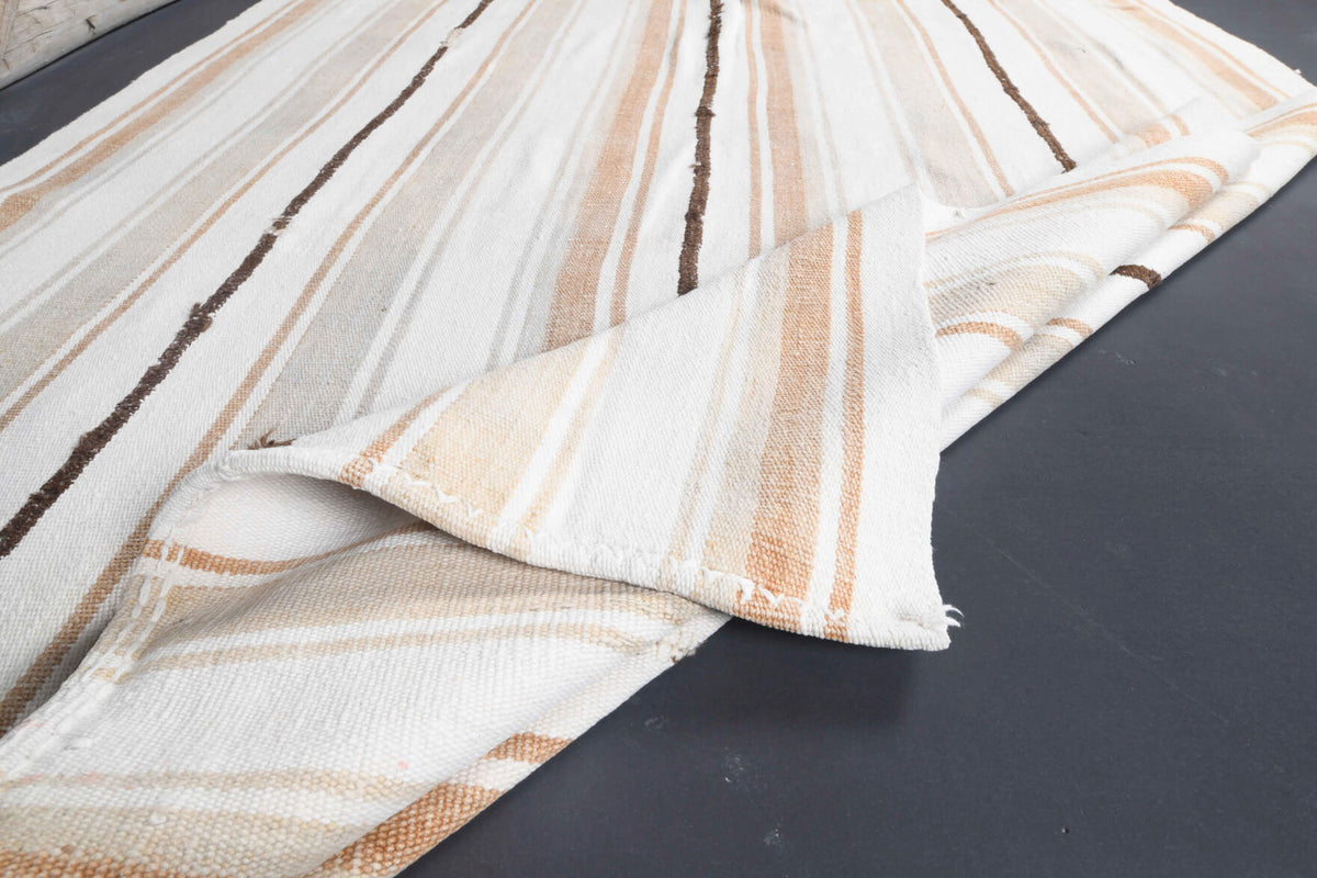 Anthippa – vintage striped kilim for living room or bedroom, 5'1" x 6'8" (155x204 cm)