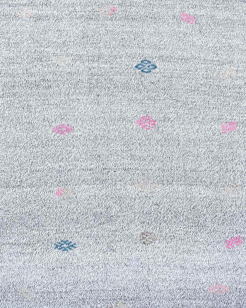 Authentic Anatolian vintage kilim rug (1960s) with solid design – one-of-a-kind at Fame Rugs