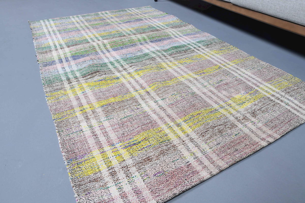 Authentic Anatolian vintage kilim rug (1960s) with checkered design – one-of-a-kind at Fame Rugs