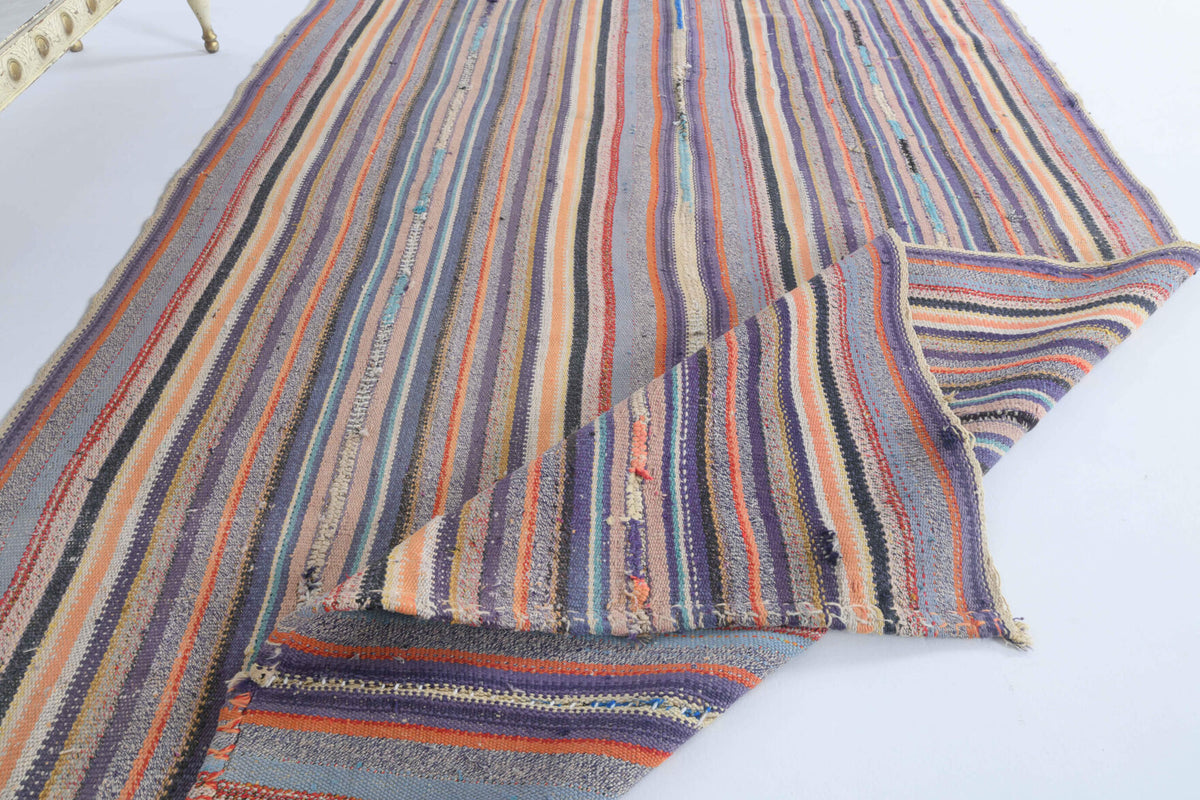 Handwoven flatweave wool kilim from Anatolia, Turkey – Vintage Turkish Rug 4'11" x 7'9"