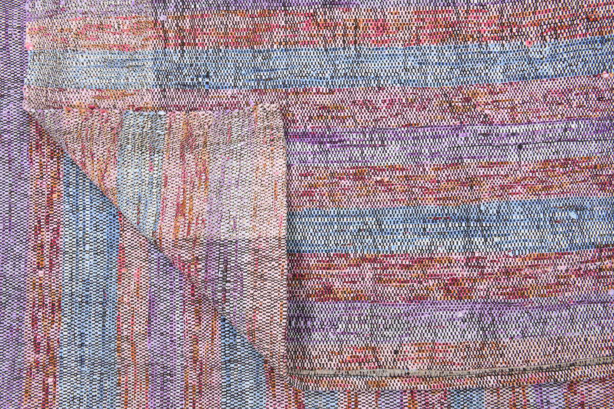Hand-crafted Anatolian vintage kilim Uzumsu in wool, 1960s