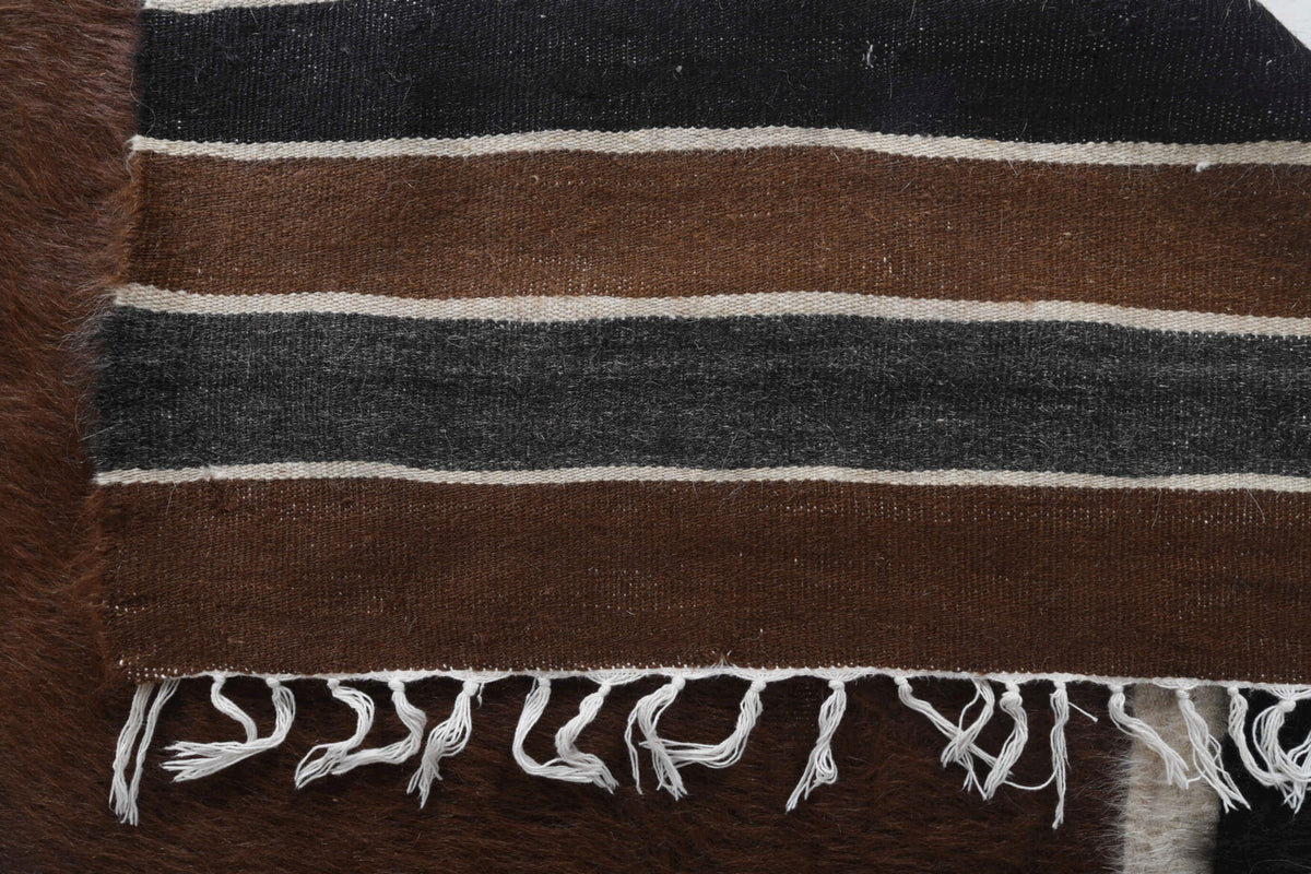 Tubapare – vintage solid kilim for living room or bedroom, 4'6" x 6'6" (138x197 cm)