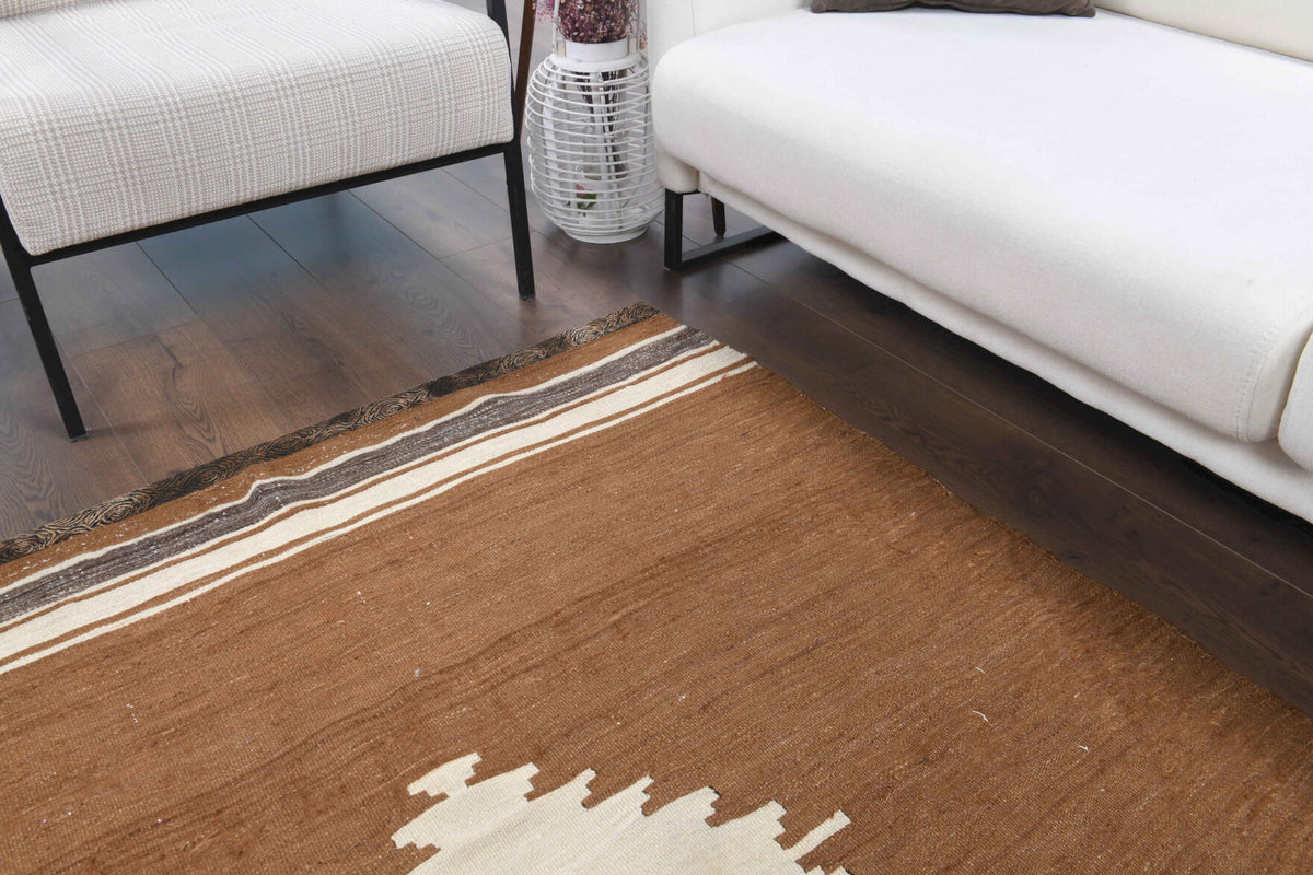 Handwoven flatweave wool kilim from Anatolia, Turkey – Handmade Vintage Brown Rug 4'7" x 6'1"