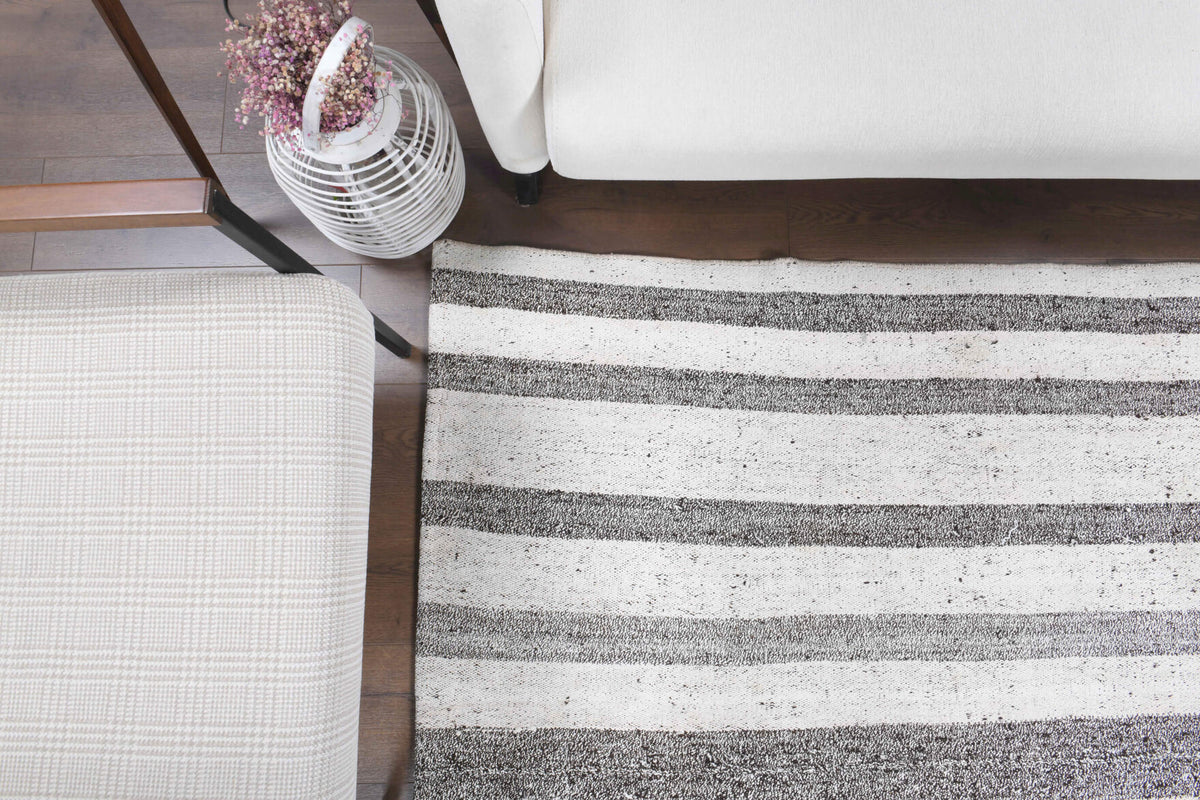 Syunik kilim: 1960s handwoven flatweave Anatolian kilim with striped motifs