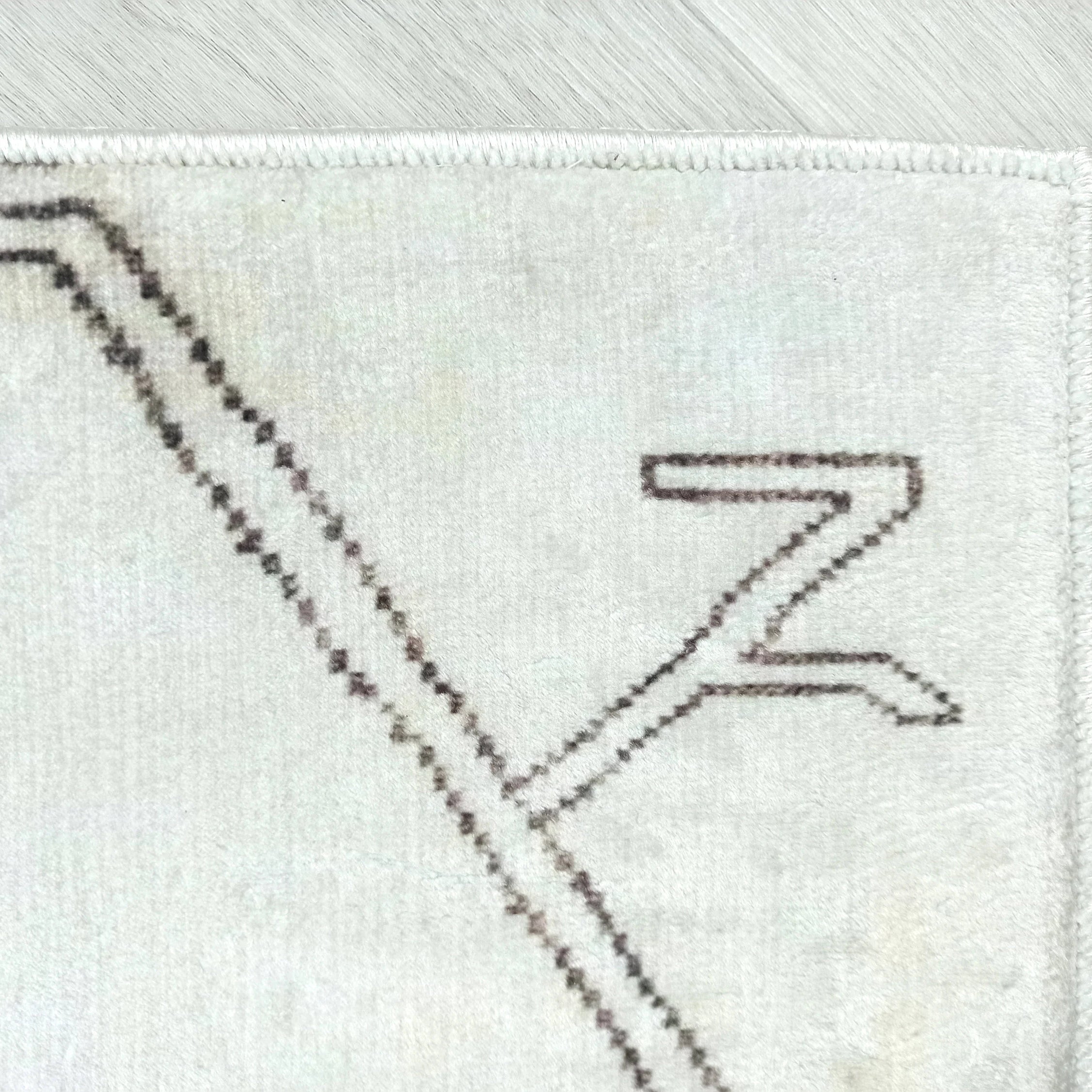 Flinda Neutral Cream Turkish Rug