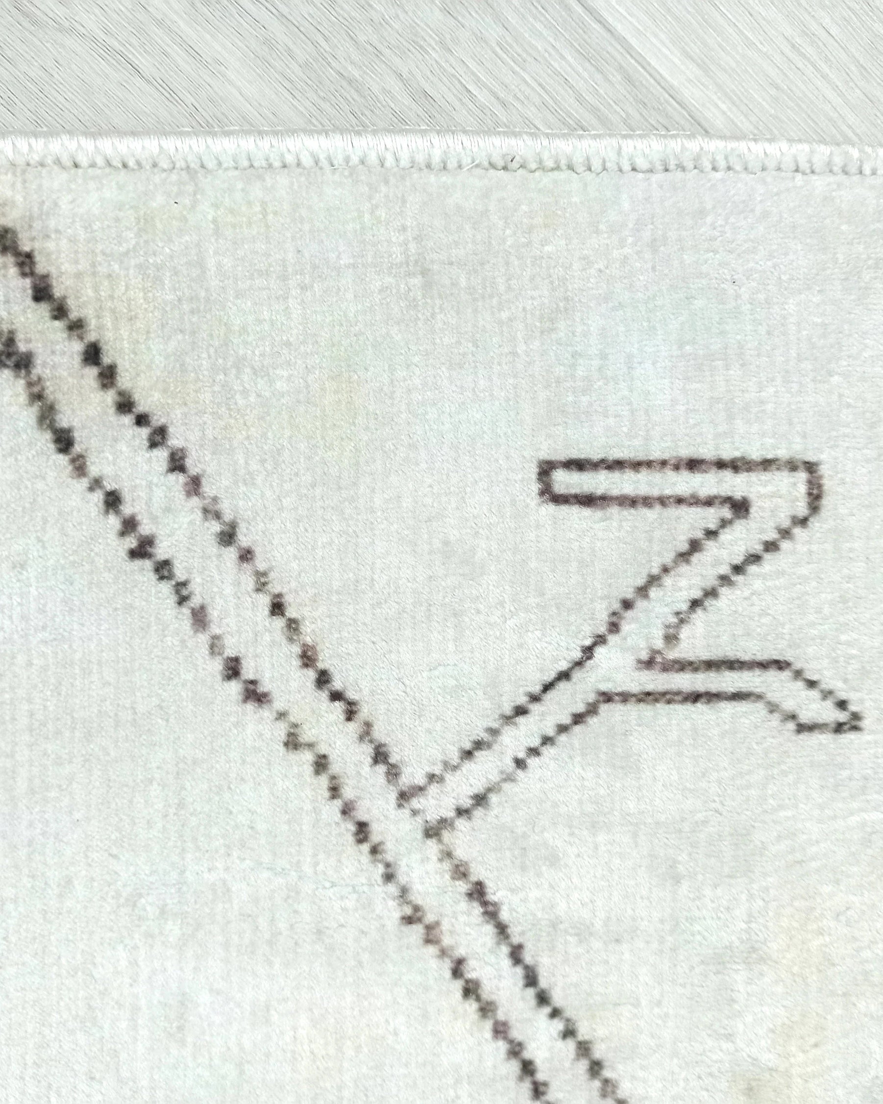 Flinda Neutral Cream Turkish Rug