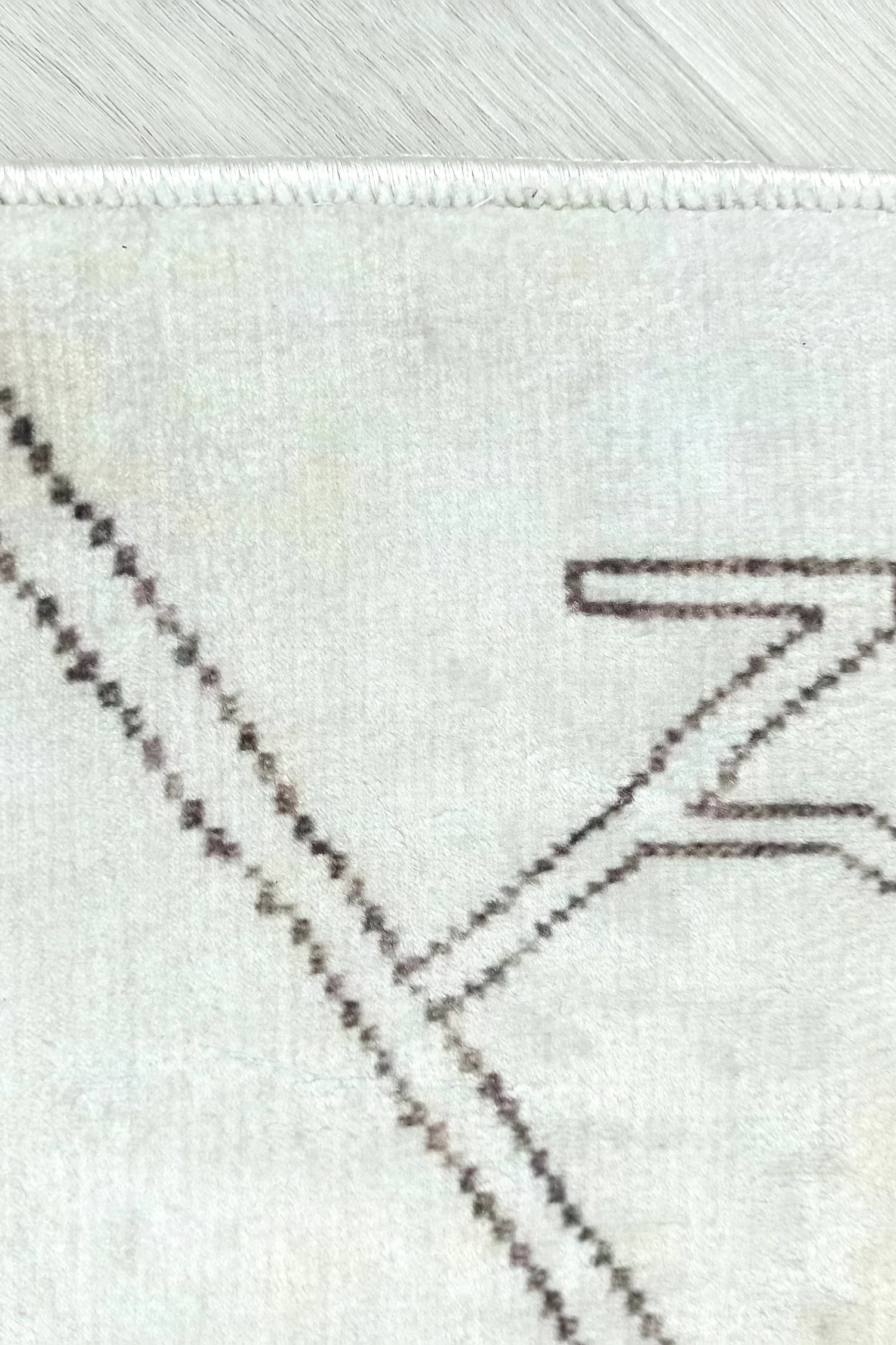 Flinda Neutral Cream Turkish Rug