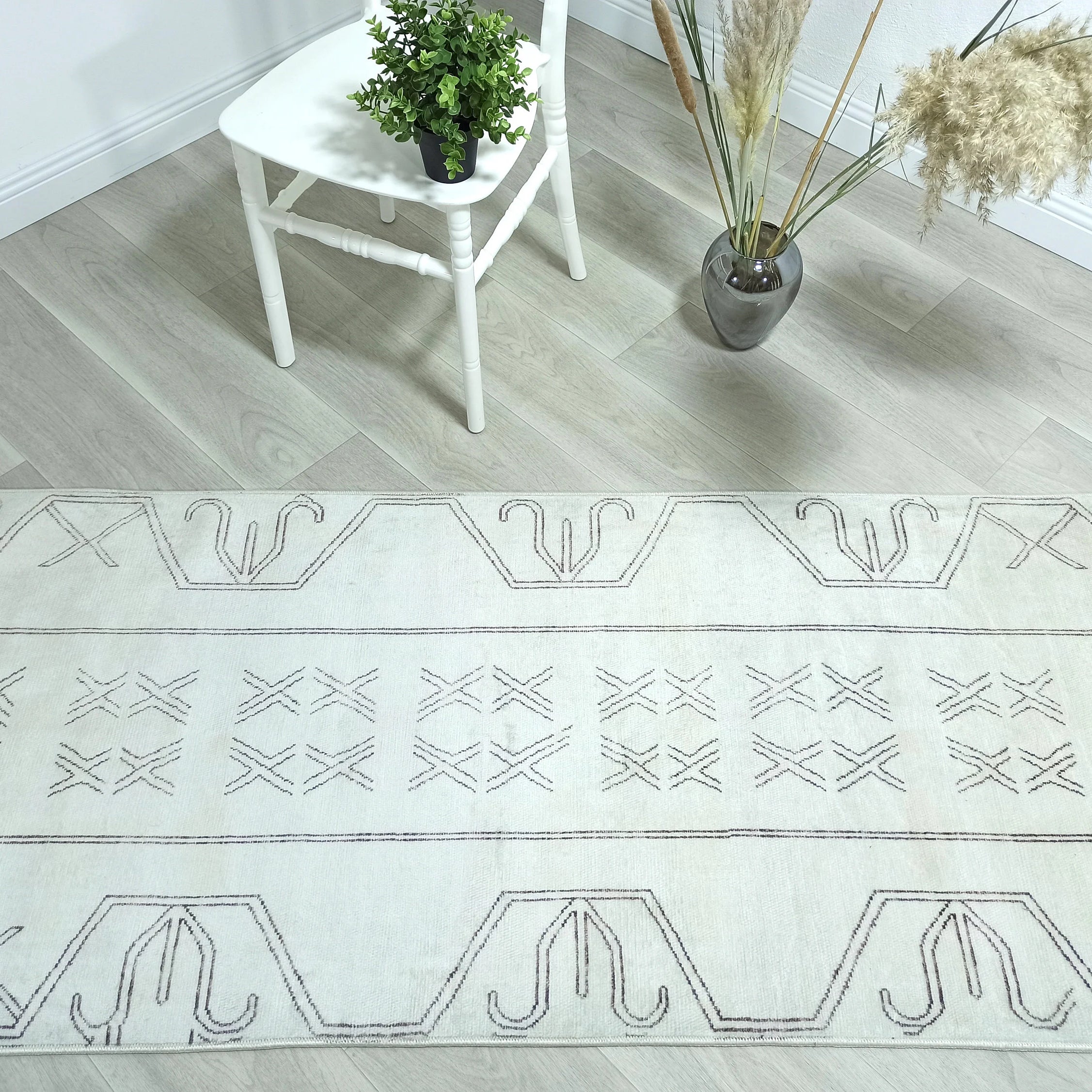 Flinda Neutral Cream Turkish Rug