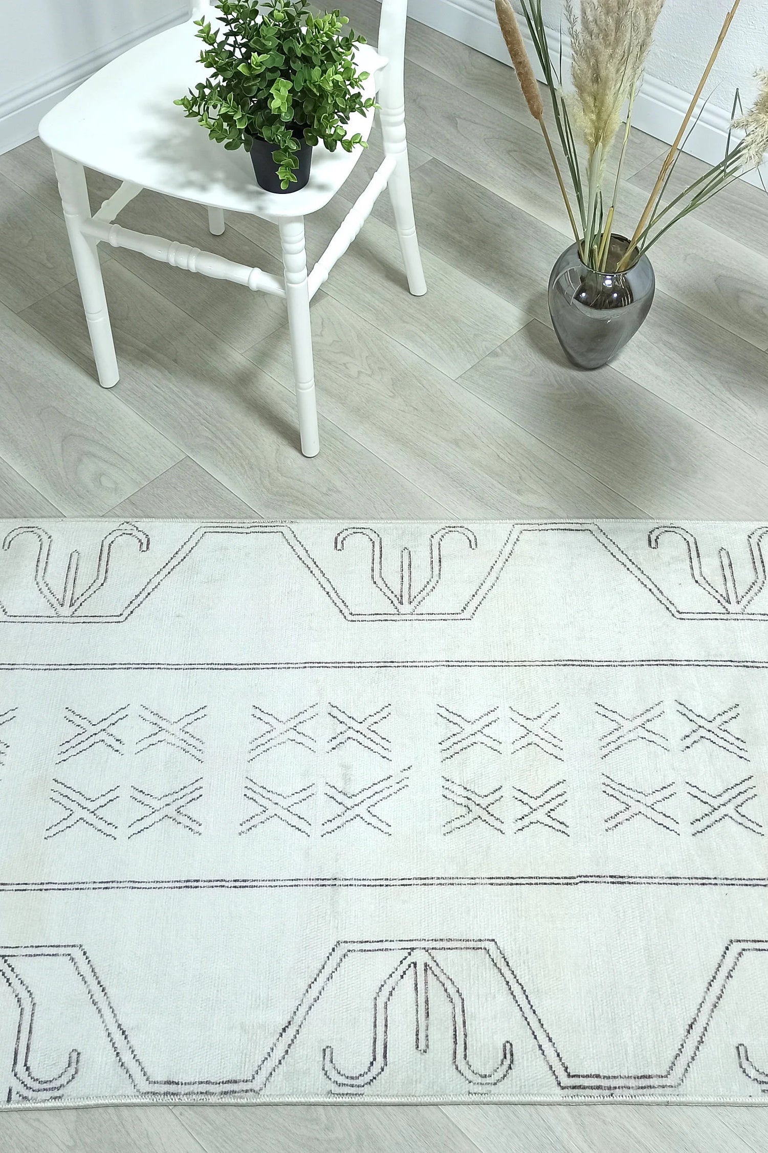 Flinda Neutral Cream Turkish Rug