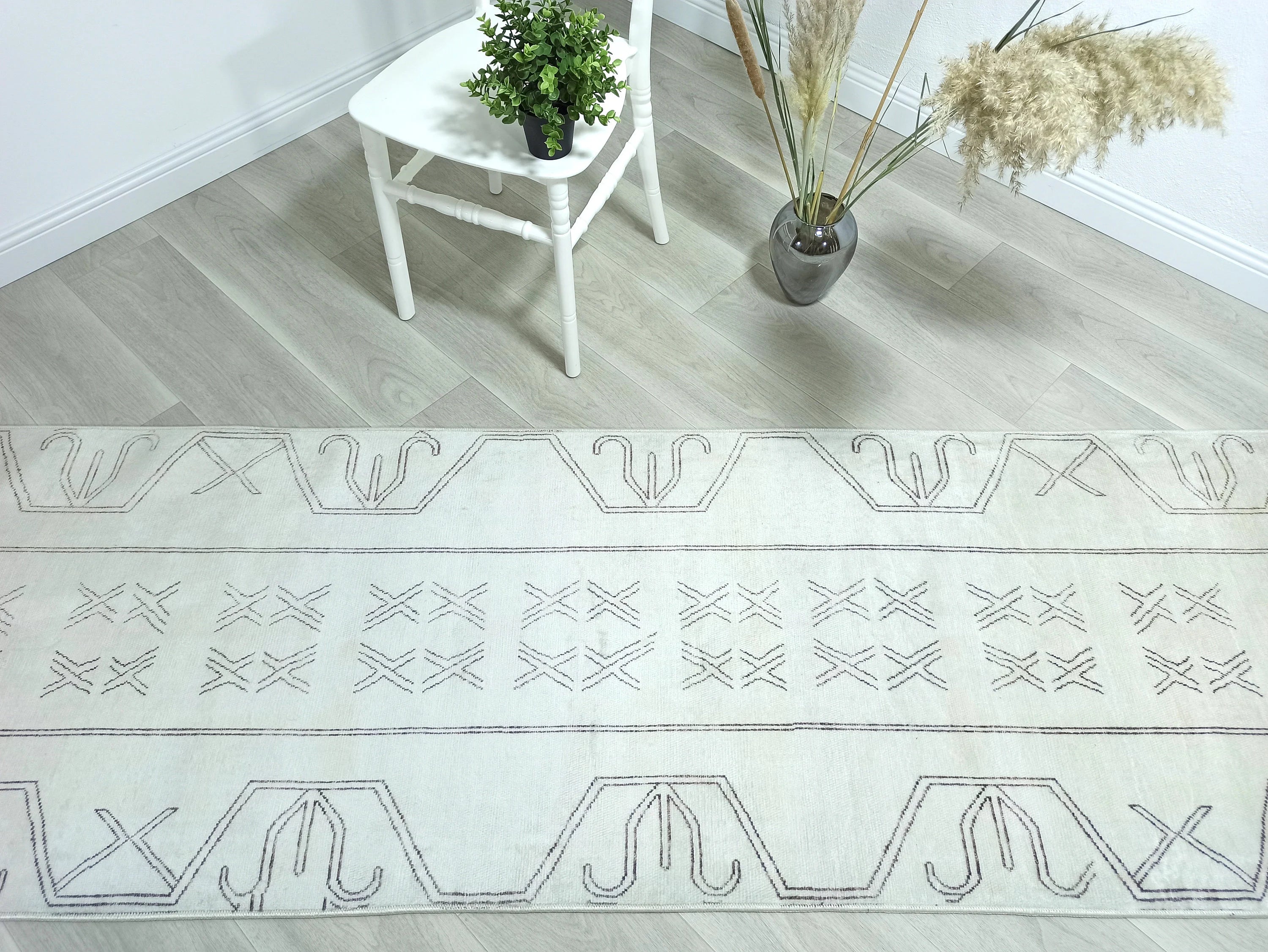 Flinda Neutral Cream Turkish Rug
