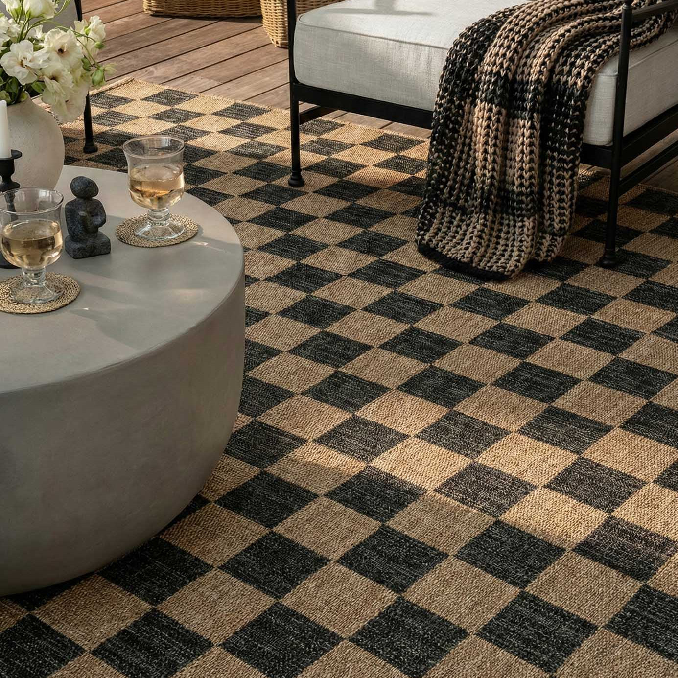 Modern Geometric Diamond Jute-Look Indoor/Outdoor Rug