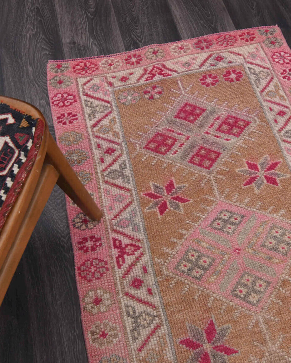Authentic Anatolian vintage runner rug (1970s) with ikat design – one-of-a-kind at Fame Rugs