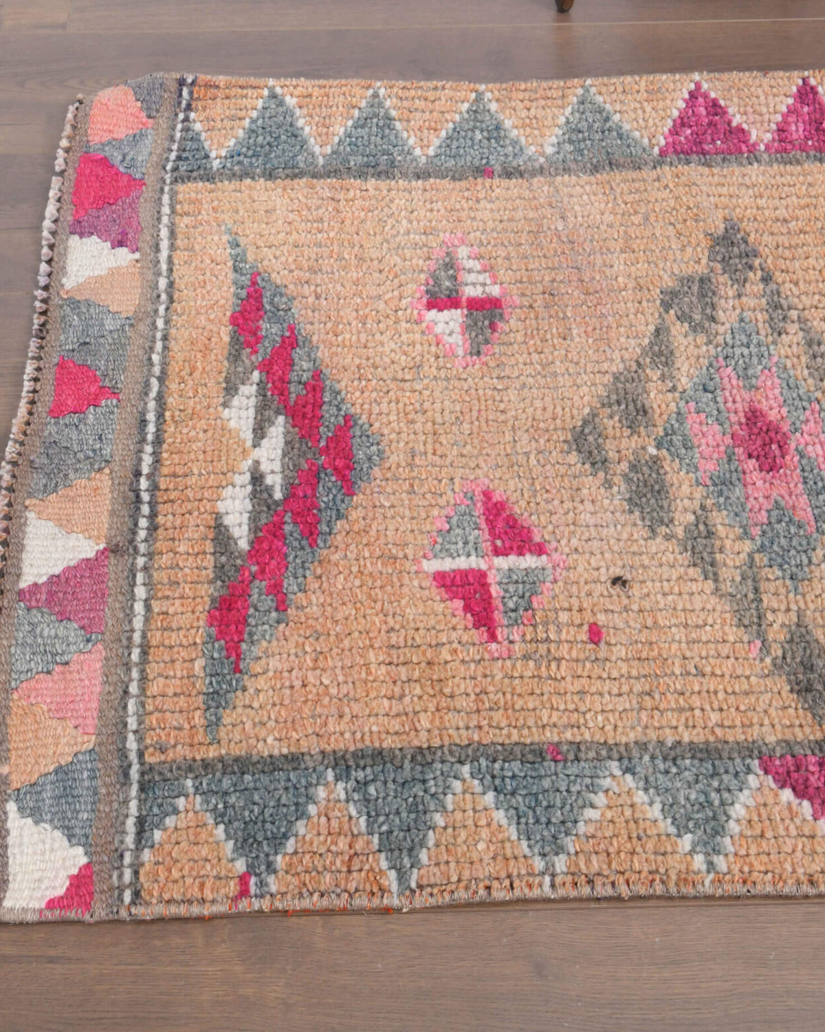 Authentic Anatolian vintage runner rug (1970s) with oriental design – one-of-a-kind at Fame Rugs
