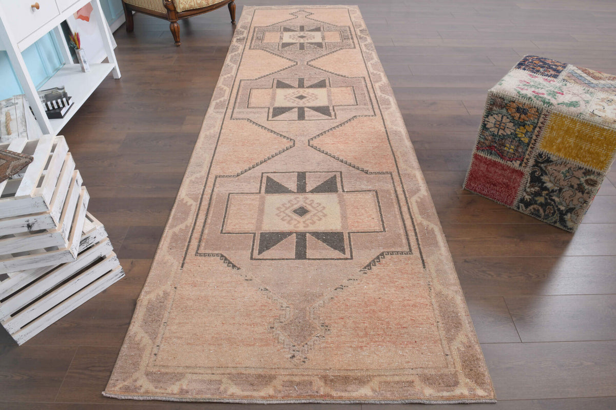 Hand-crafted Anatolian vintage runner Tarabike in wool, 1970s