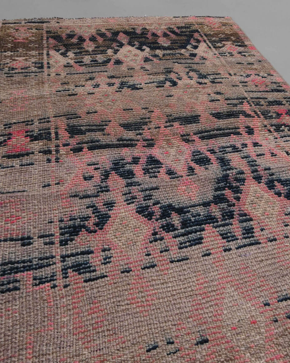 Yelizsad – vintage oriental runner for living room or hallway, 2'8" x 9'5" (82x286 cm)
