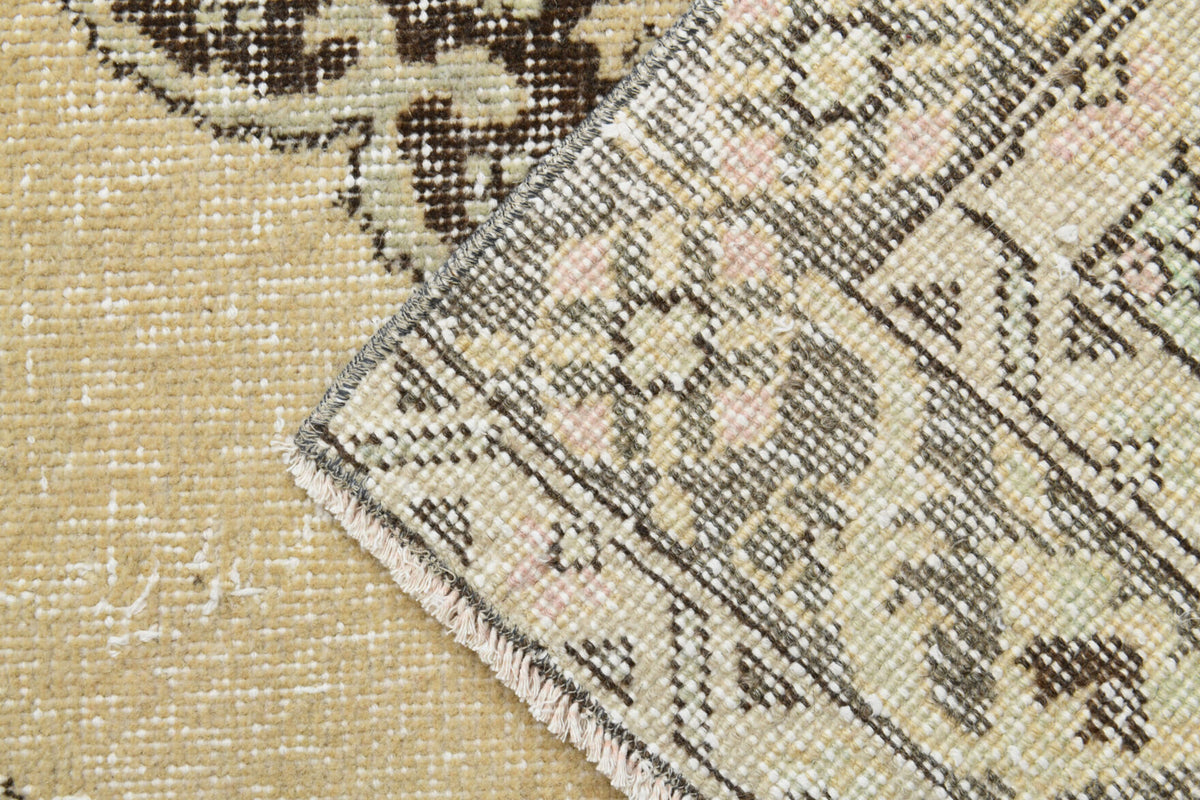Authentic Anatolian vintage runner rug (1970s) with oriental design – one-of-a-kind at Fame Rugs