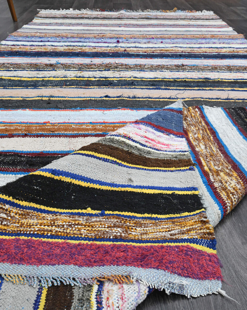 Hand-crafted Anatolian vintage kilim Akikdeniz in wool, 1960s