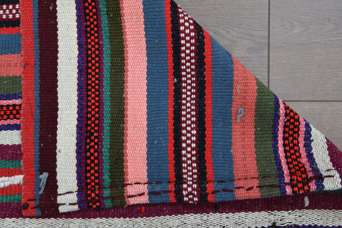 Ahupezir kilim: 1960s handwoven flatweave Anatolian kilim with oriental motifs